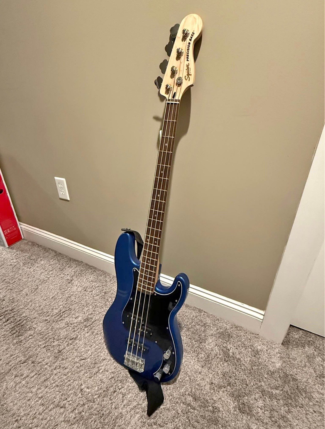 4-String Bass Guitar - Image 2